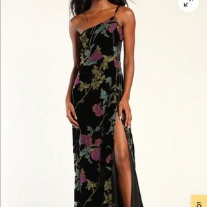 Maxi dress with slit